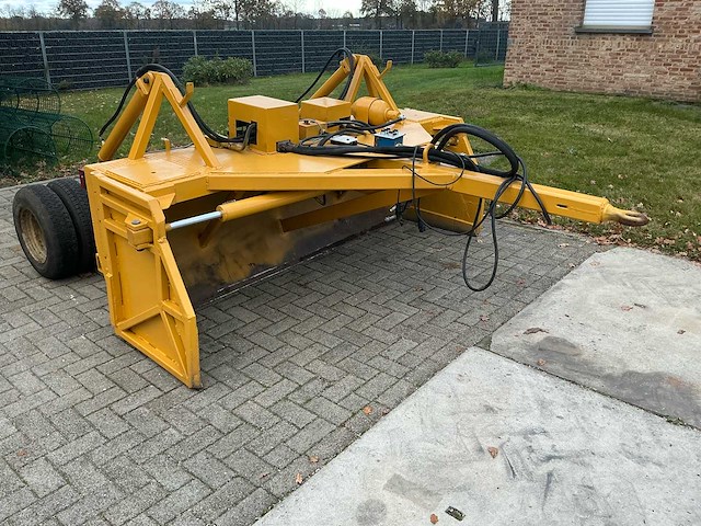 Kilverbak met schuinstelling en mogelijkheid voor voor aansluiten laserbesturing kilverbak - afbeelding 1 van  13