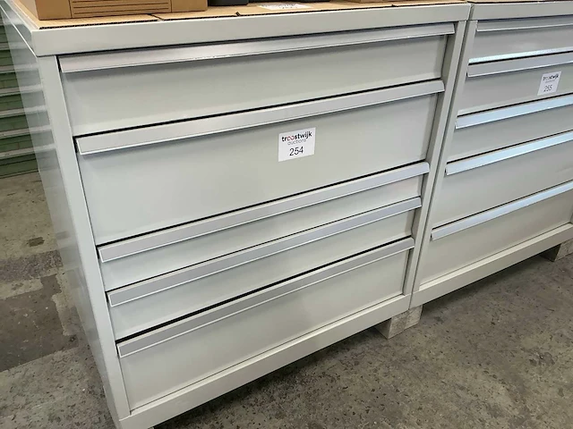 Kind 5-laden materiaalkast - afbeelding 3 van  3