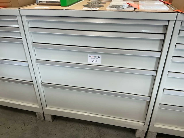 Kind 5-laden materiaalkast - afbeelding 2 van  3