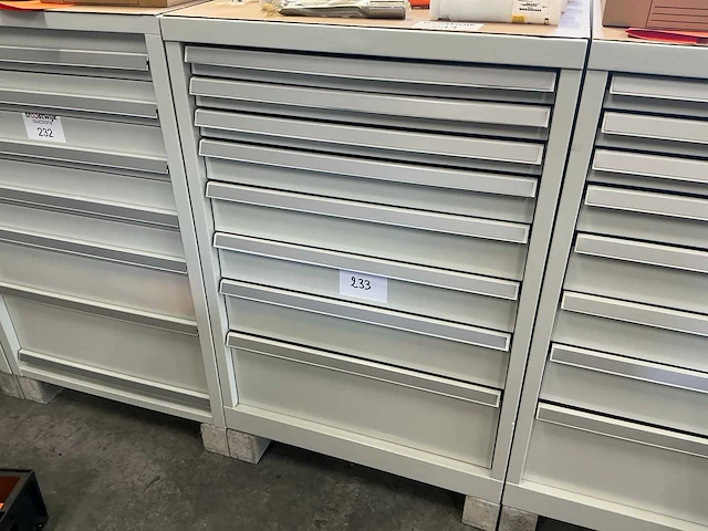 Kind 8-laden materiaalkast - afbeelding 2 van  3