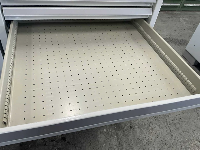 Kind 8-laden materiaalkast - afbeelding 4 van  5