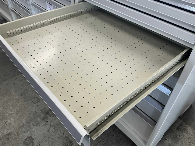 Kind 8-laden materiaalkast - afbeelding 5 van  5