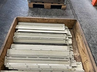 Kind partij metalen gegleufde tussenschotten - afbeelding 4 van  5