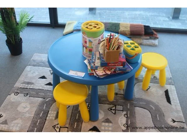 Kinderspeeltafel met toebehoren - afbeelding 1 van  2