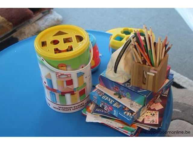 Kinderspeeltafel met toebehoren - afbeelding 2 van  2