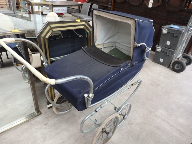 Kinderwagen - afbeelding 1 van  3