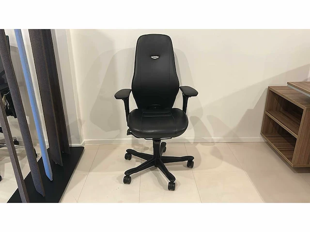 Kinnarps - plus(6) - ergonomische lederen bureaustoel - afbeelding 1 van  5