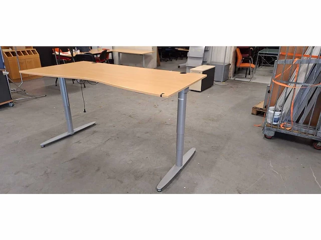 Kinnarps - zit/sta bureau - afbeelding 2 van  5