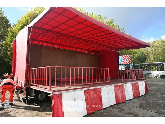 Kiosk / hydraulische podiumwagen - afbeelding 1 van  23