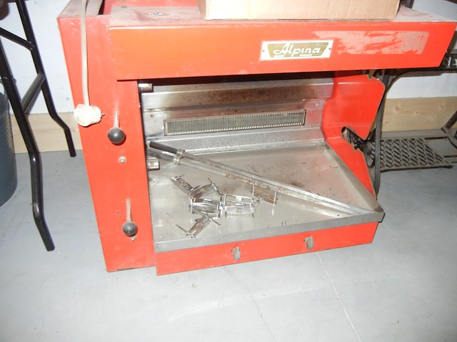 Kip aan spit - afbeelding 2 van  2