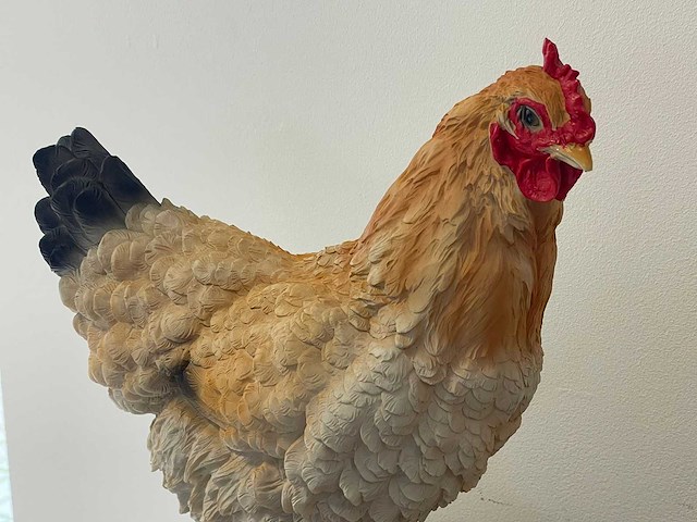 Kip staand h32cm beige - afbeelding 2 van  2