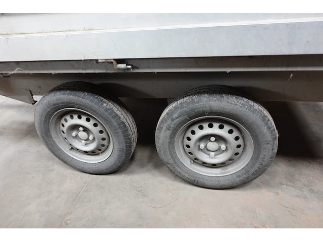 Kipaanhangwagen - afbeelding 4 van  7