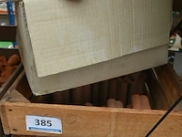 Kist met bloembakhouders - afbeelding 2 van  2