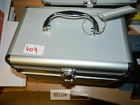 Kistje met div dvd's - afbeelding 1 van  2