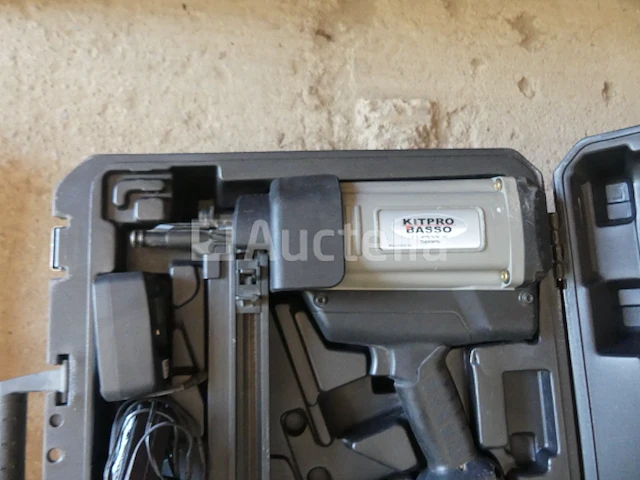 Kitpro basso t30/38-j2000 spijkermachine - afbeelding 1 van  8