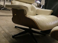 Klassieke charles eames-stijl loungestoel en poef, wit leder - afbeelding 4 van  6