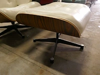 Klassieke charles eames-stijl loungestoel en poef, wit leder - afbeelding 5 van  6