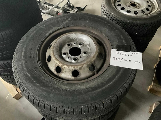 Kleber winterbanden op velg bestelwagen 225/70r15c (4x) - afbeelding 2 van  6