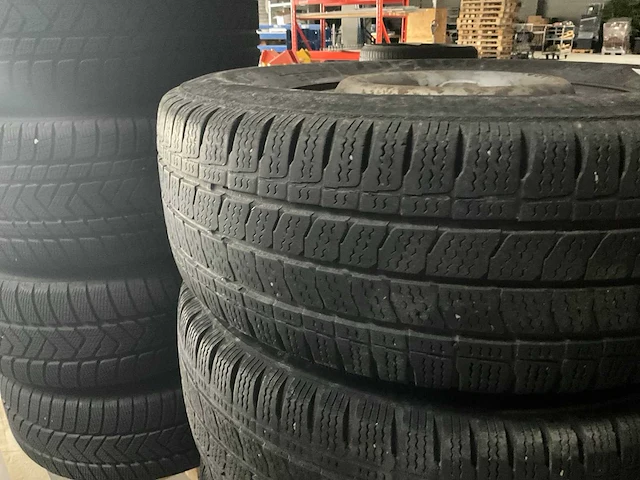 Kleber winterbanden op velg bestelwagen 225/70r15c (4x) - afbeelding 3 van  6