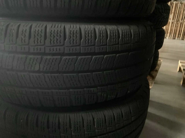 Kleber winterbanden op velg bestelwagen 225/70r15c (4x) - afbeelding 5 van  6