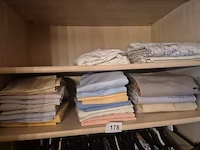 Kledij en beddengoed volgens foto - afbeelding 2 van  3