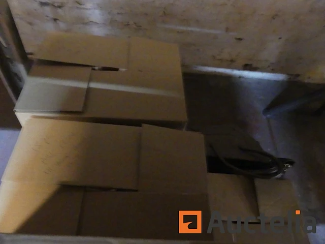 Kleding + tassen - afbeelding 7 van  7