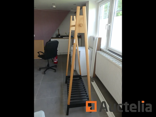 Kledingrek en bureaustoel - afbeelding 3 van  12