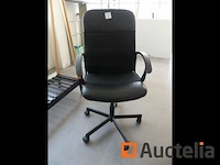 Kledingrek en bureaustoel - afbeelding 5 van  12