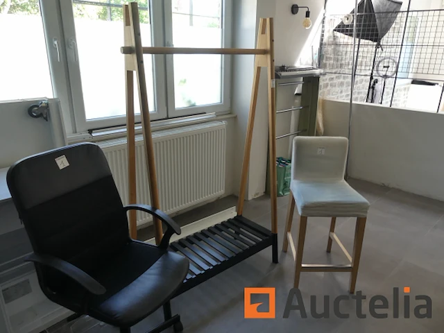 Kledingrek en bureaustoel - afbeelding 6 van  12
