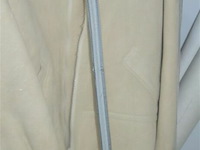 Kledingrek met witte nubic jas, echte pels - afbeelding 5 van  6