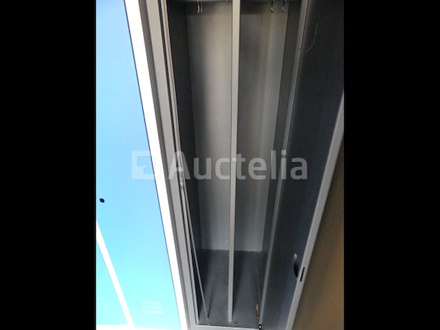 Kleedkamers en kantoorkast - afbeelding 7 van  15