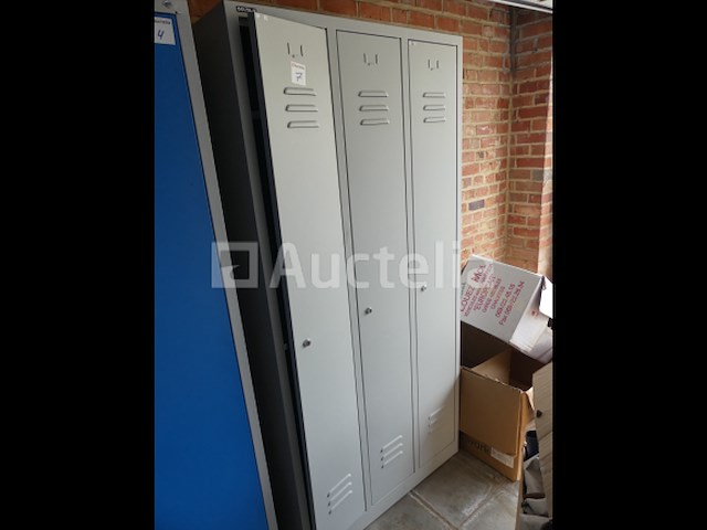 Kleedkamers en kantoorkast - afbeelding 9 van  15