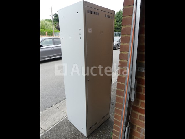 Kleedkamers en kantoorkast - afbeelding 14 van  15