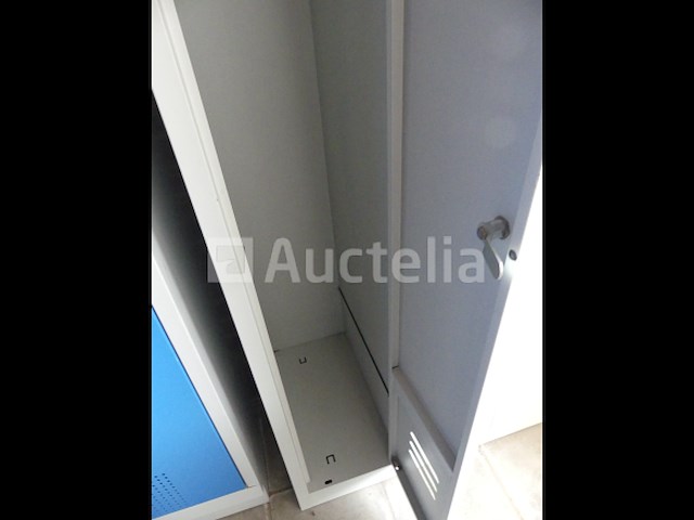 Kleedkamers en kantoorkast - afbeelding 15 van  15