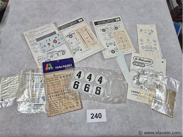 Kleefletters en cijfers autos - afbeelding 1 van  3