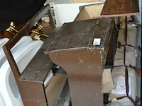 Klein antiek schoolbankje - afbeelding 1 van  4