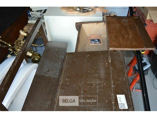 Klein antiek schoolbankje - afbeelding 2 van  4