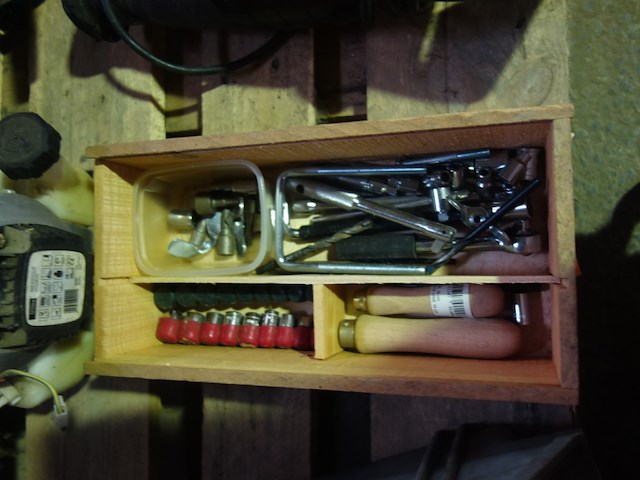 Klein bakje materiaal - afbeelding 1 van  1