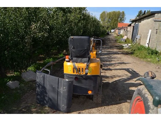 Klein graafmachine hytec xv10 op rupsen met dak en reservebak - afbeelding 3 van  16