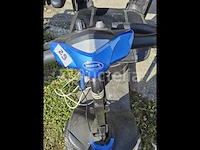 Kleine auto - afbeelding 1 van  5
