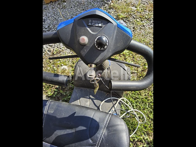 Kleine auto - afbeelding 2 van  5