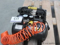 Kleine compressor michelin, bj 2021 - afbeelding 1 van  2