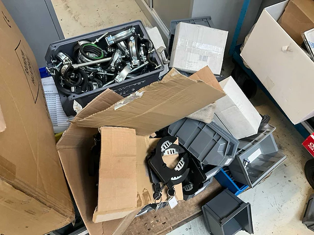 Kleine partij diverse bouwmaterialen, elektrotoebehoren en pictogramborden - afbeelding 13 van  26