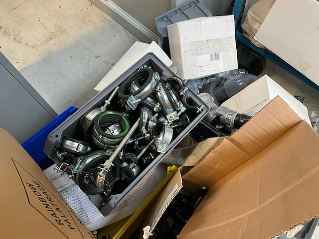 Kleine partij diverse bouwmaterialen, elektrotoebehoren en pictogramborden - afbeelding 16 van  26
