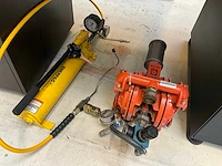 Kleine partij diverse bouwmaterialen, elektrotoebehoren en pictogramborden - afbeelding 12 van  26
