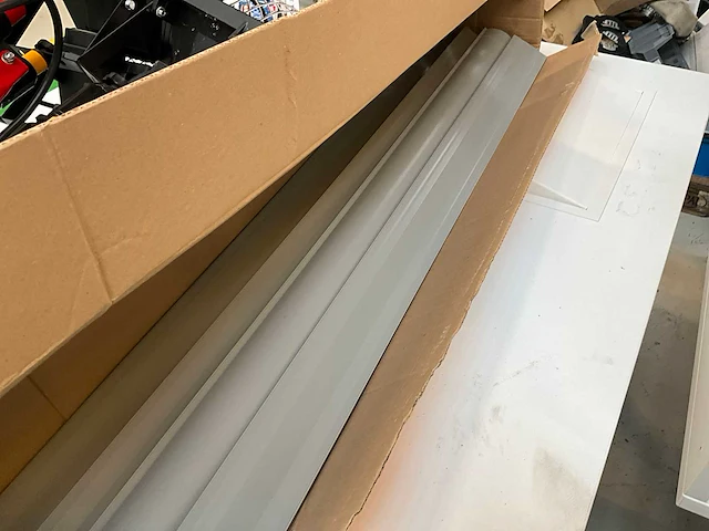 Kleine partij diverse bouwmaterialen, elektrotoebehoren en pictogramborden - afbeelding 25 van  26