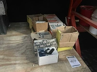 Kleine partij nagels en nietjes - afbeelding 1 van  8