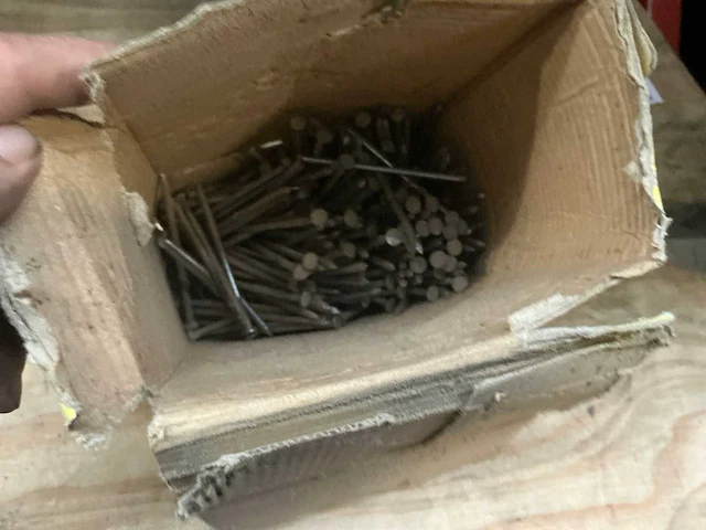 Kleine partij nagels en nietjes - afbeelding 3 van  8