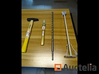 Kleine verfkneder, boor, puntige beitel, hamer - afbeelding 3 van  7