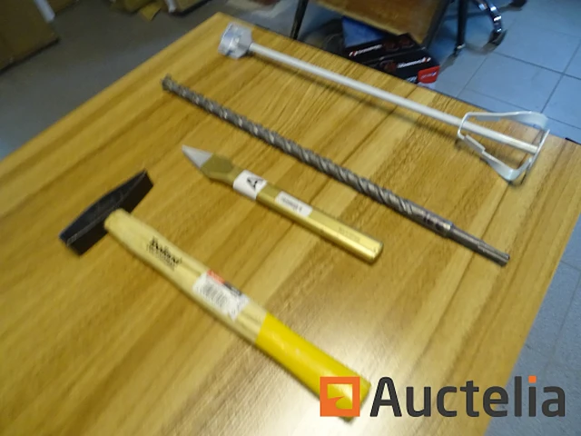 Kleine verfkneder, boor, puntige beitel, hamer - afbeelding 7 van  7